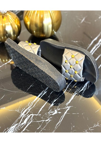 Kadın Taş Detaylı Ortopedik Ev Terliği – Kaymaz Taban, Yumuşak Puf Üst, Rahat Günlük Kullanım fırsatları