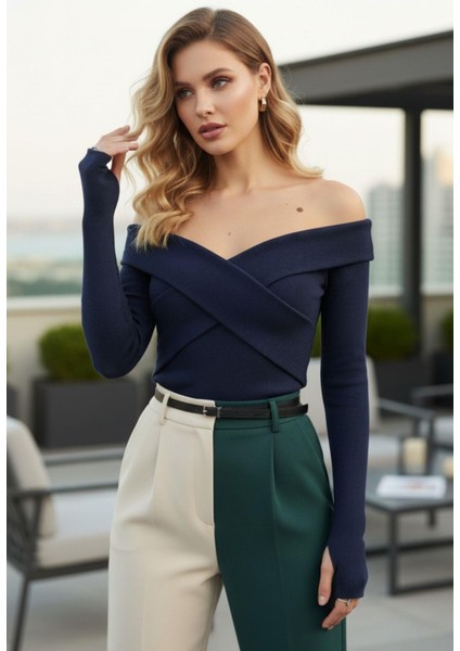 Kayık Yaka Parmak Geçmeli Fitilli Bluz Lacivert fiyatları