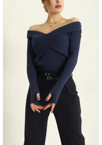 Kayık Yaka Parmak Geçmeli Fitilli Bluz Lacivert fırsatları