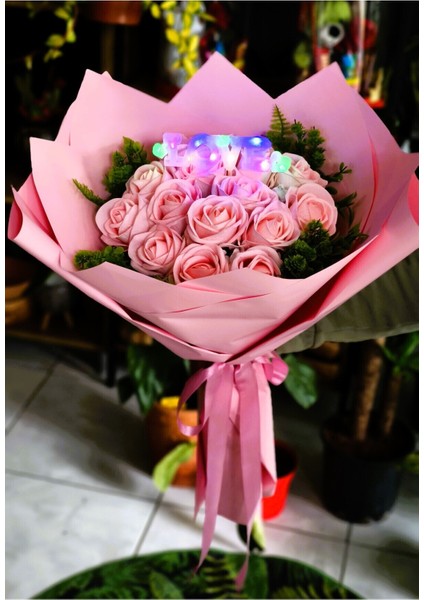 15'li Pembe Kadife Gül Buketi Işıklı Love Yazılı Özel Gün Hediyesi fırsatları