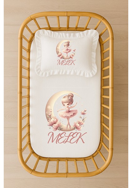 Kişiye Özel Isimli Balerin Bebek Nevresim Takımı Pembe Ay ve Çiçekli Fırfırlı Dolgulu Yastık