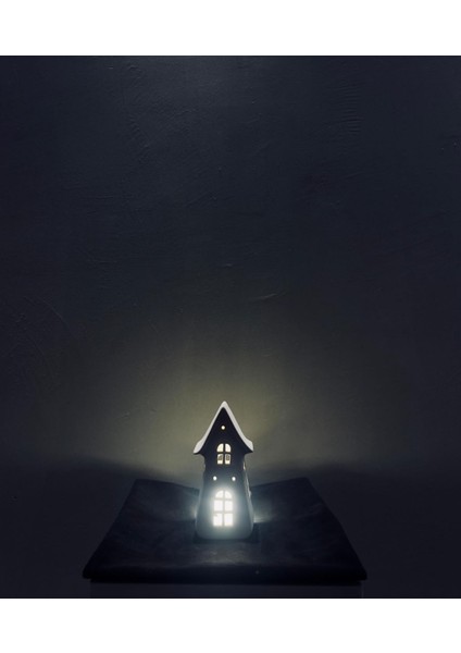 Minyatür Kule Ev Seramik Fişli LED Abajur – 18X8 cm Iskandinav Tarzı Gece