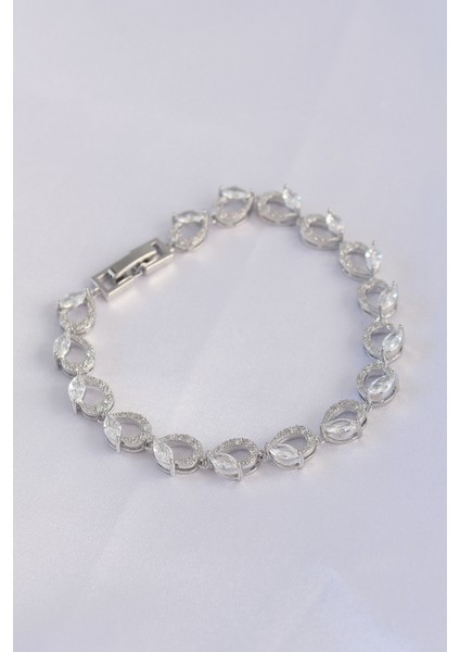 Vip Seri Pirinç Zirkon Taşlı Gümüş Renk Arpa Model Bileklik - TJ-BB6062