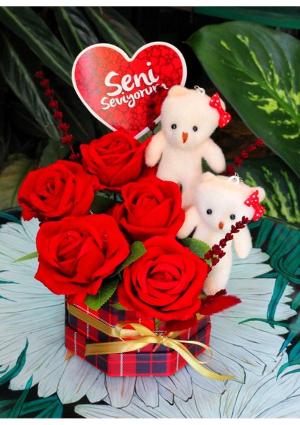 Kutuda Gül Ayıcık ve Seni Seviyorum Kartı Sevdiklerinize Özel Gün Hediyesi indirimleri