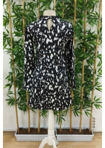 Yarı Balıkçı Yaka Desenli Dokuma Bluz Siyah indirimleri