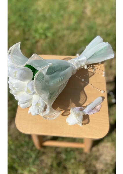 Incili Islak Lale Gelin Buketi