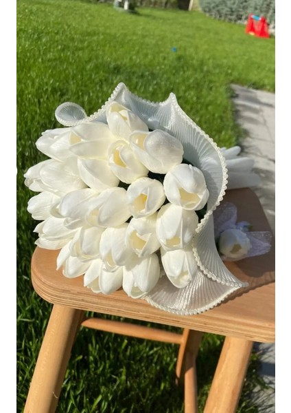 Incili Islak Lale Gelin Buketi fiyatları