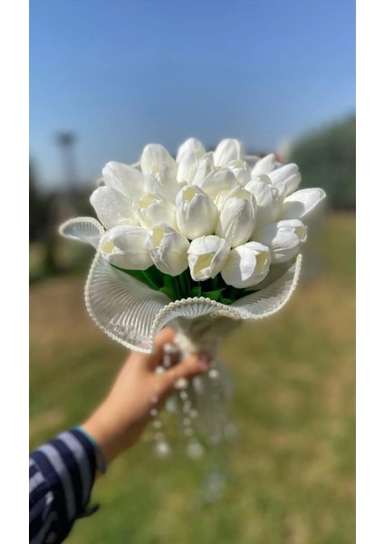 Incili Islak Lale Gelin Buketi modelleri