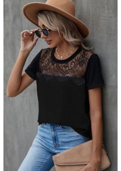 Yakası Dantelli Kısa Kollu Viskon Bluz - Siyah