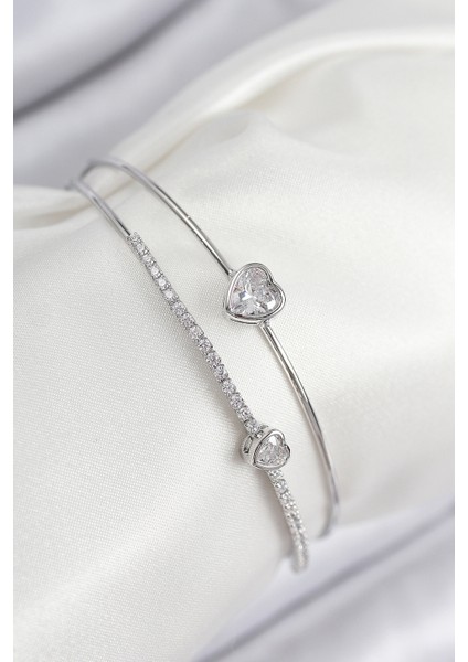 Pirinç Zirkon Taşlı Kalp Model Gümüş Renk Kadın Bileklik - TJ-BB7870