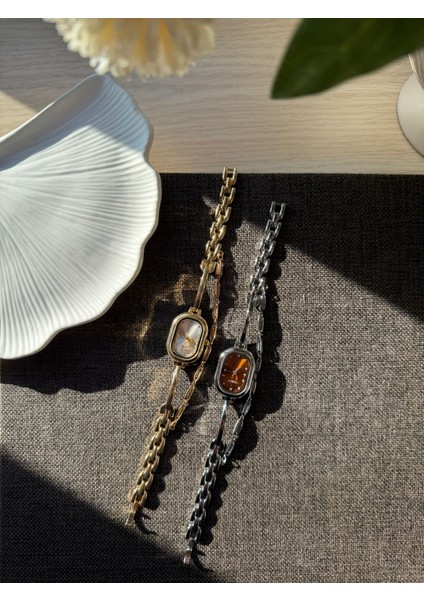 Retro Minimal Metal Kordon Vintage Kadın Kol Saati Içi Kırmızı fiyatları