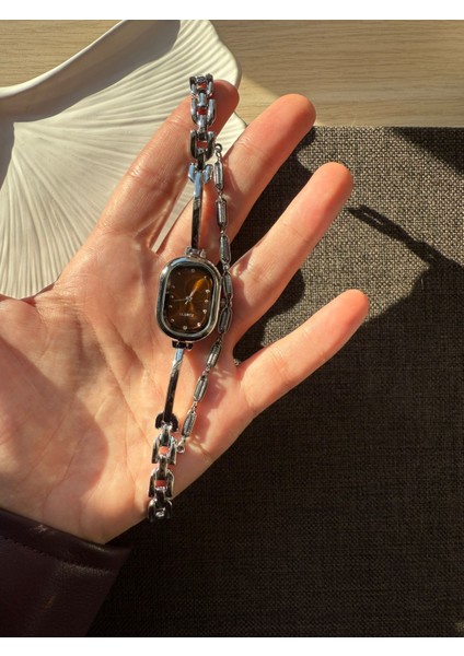 Retro Minimal Metal Kordon Vintage Kadın Kol Saati Içi Kırmızı modelleri