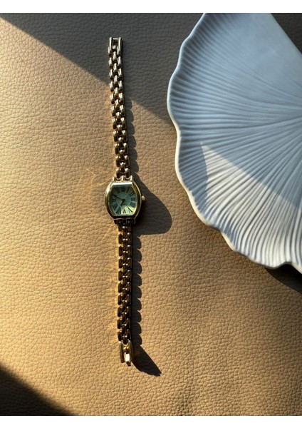 Retro Minimal Metal Kordon Vintage Kadın Kol Saati Içi Mavi fırsatları