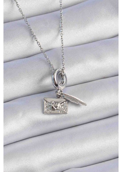 316L Çelik Gümüş Renk Kalp Detay Mektup Figür Charm Model Kadın Kolye fiyatları