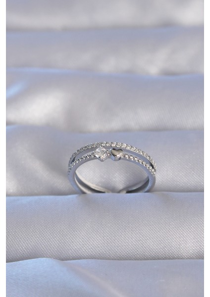 Pirinç Gümüş Renk Zirkon Taşlı Kalpli Su Yolu Model Ayarlanabilir Yüzük - TJ-BYK3220