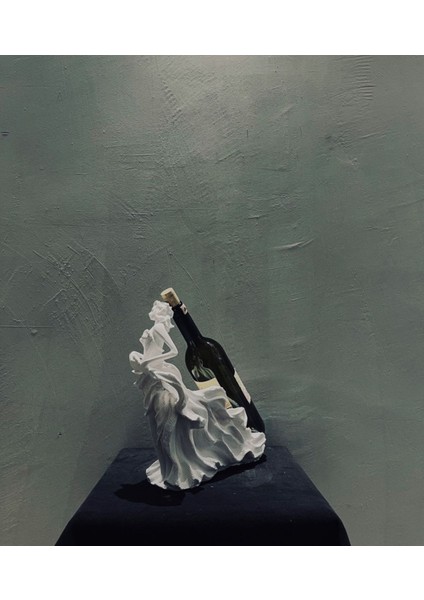 Dekoratif Kadın Figürlü Şaraplık Biblo – 30X26 cm Polyester Şişe Standı, fiyatları