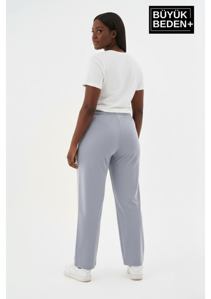 Kadın Büyük Beden Brooklyn Baskılı Rahat Kesim Lastikli Bel Paça Reçme Eşofman Altı SPR26EAK952-2 modelleri