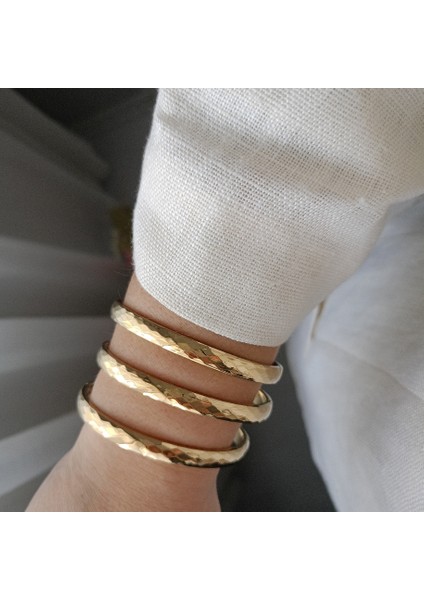 Düz Baklava Desenli Çelik Kelepçe