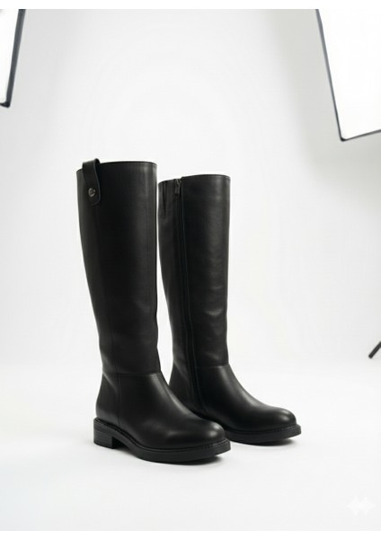 Trok Detaylı Rahat ve Şık Geniş Baldır Uygun Kadın Çizme TMD2025501