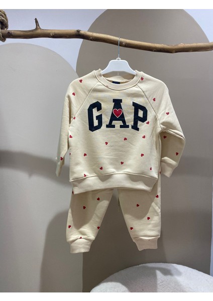 Kalp Baskılı Krem Kız Çocuk Takımı – Sweatshirt & Jogger Alt, 2–8 Yaş fiyatları