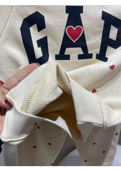 Kalp Baskılı Krem Kız Çocuk Takımı – Sweatshirt & Jogger Alt, 2–8 Yaş modelleri