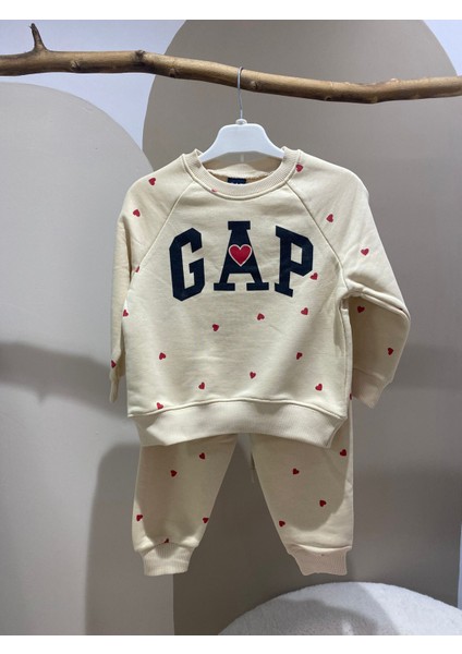 Kalp Baskılı Krem Kız Çocuk Takımı – Sweatshirt & Jogger Alt, 2–8 Yaş indirimleri