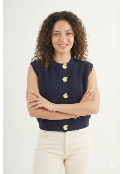 Düğmeli Kolsuz Triko Hırka modelleri