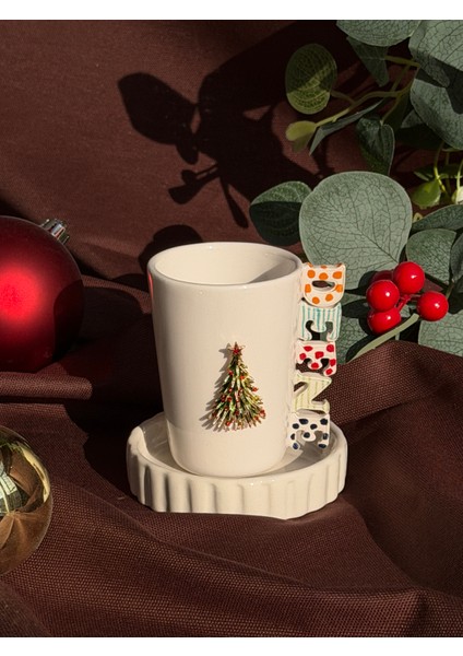 Isimli Çam Ağaçlı Broşlu Fincan fiyatları