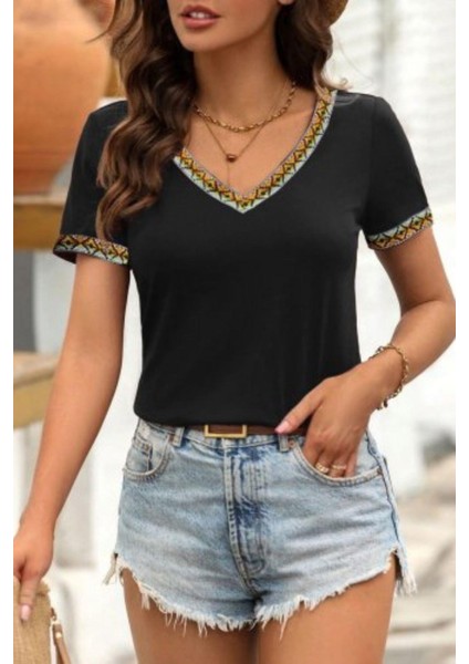 Etnik Desenli V Yaka Viskon Bluz - Siyah