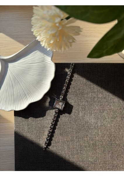 Retro Minimal Metal Kordon Vintage Kadın Kol Saati Altın fırsatları