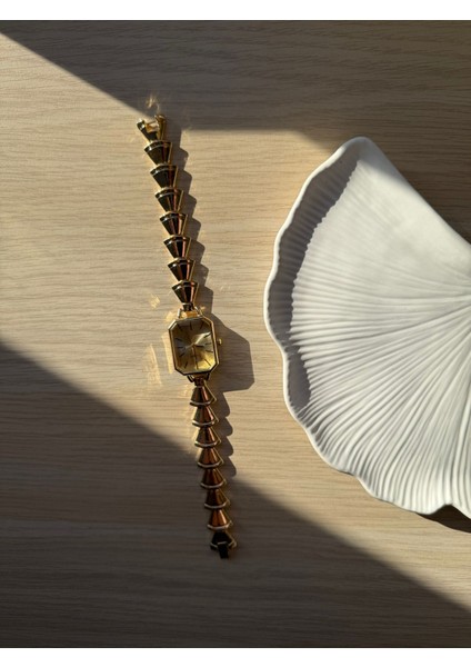 Retro Minimal Metal Kordon Vintage Kadın Kol Saati Içi Sarı