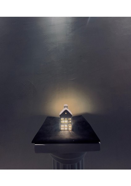 Çok Pencereli Çift Katlı Seramik Ev Mumluk – 16X8X7 cm Minimalist Dekoratif fiyatları