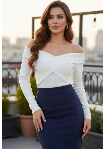 Kayık Yaka Parmak Geçmeli Fitilli Bluz Ekru