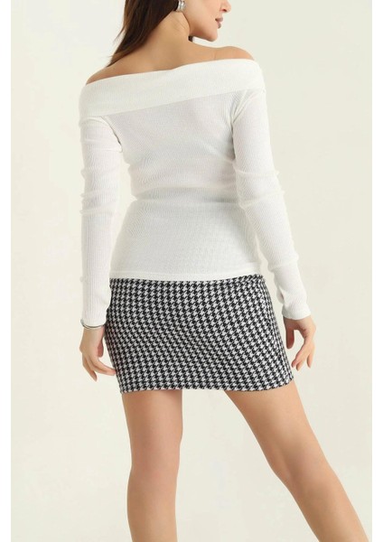 Kayık Yaka Parmak Geçmeli Fitilli Bluz Ekru fırsatları