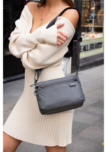 Kadın 4 Bölmeli Su Geçirmez Paraşüt Kumaş Ayarlanabilir Çapraz Askılı Çanta