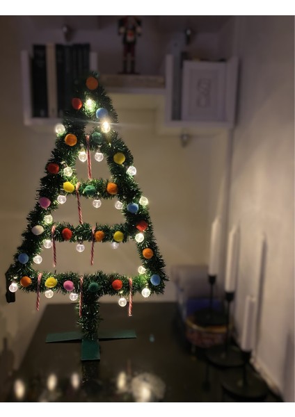 Yeşil Metal Yılbaşı Ağacı, Şık ve Dayanıklı Dekorasyon Için Ideal Seçim fiyatları