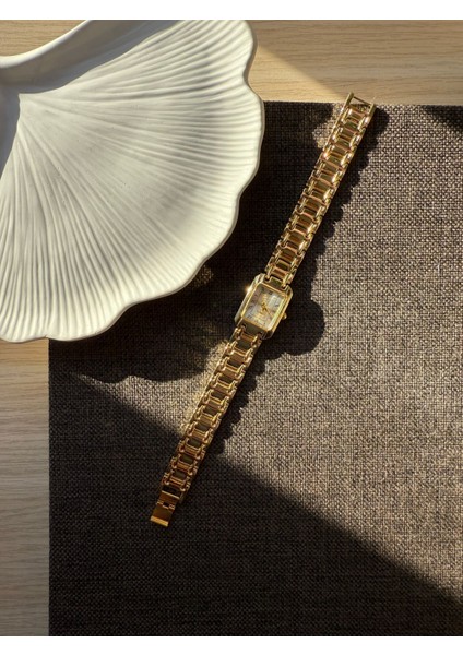 Retro Minimal Metal Kordon Vintage Kadın Kol Saati Altın indirimleri