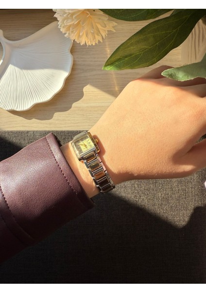 Retro Minimal Metal Kordon Vintage Kadın Kol Saati Içi Sarı