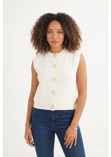 Düğmeli Kolsuz Triko Hırka