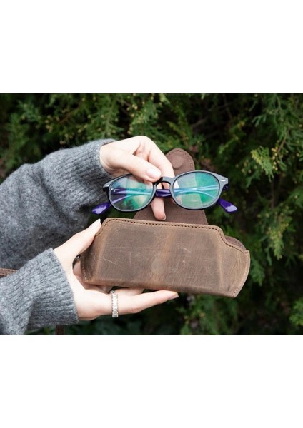 Riviera Deri Askılı Gözlük Kılıfı Karamel fırsatları