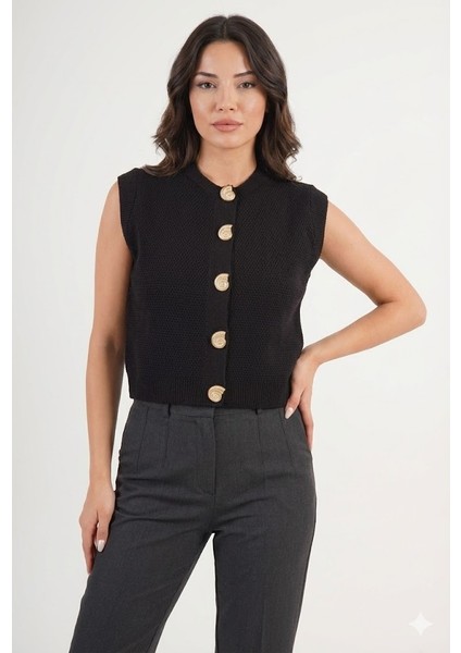 Düğmeli Kolsuz Triko Hırka