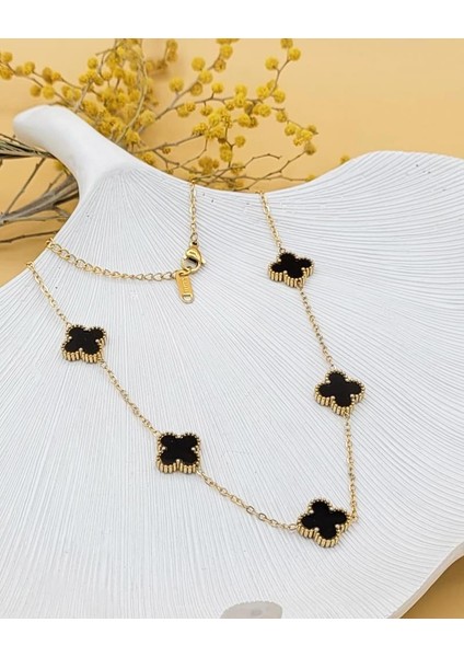 Siyah Taşlı Gold Çift Taraflı Şans Kolye