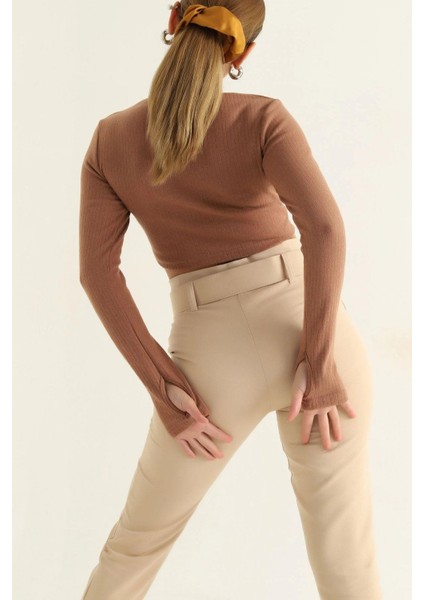 Bisiklet Yaka Parmak Geçmeli Crop Bluz Taba fiyatları