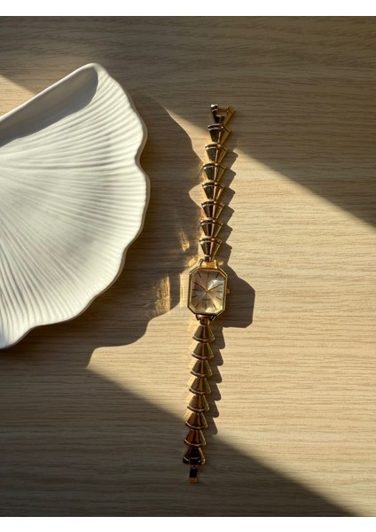 Retro Minimal Metal Kordon Vintage Kadın Kol Saati Içi Beyaz