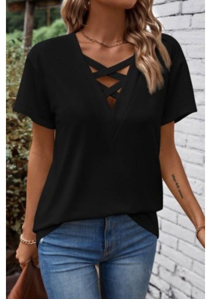 Kısa Kollu Göğüs Dekolteli Çapraz Bağcık Detaylı Bluz - Siyah