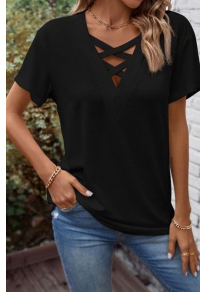 Kısa Kollu Göğüs Dekolteli Çapraz Bağcık Detaylı Bluz - Siyah fiyatları
