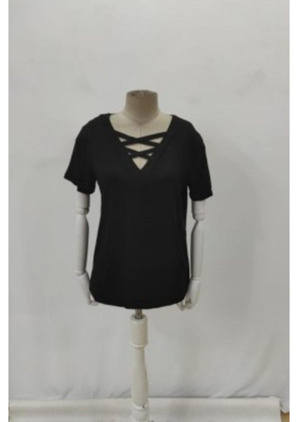 Kısa Kollu Göğüs Dekolteli Çapraz Bağcık Detaylı Bluz - Siyah indirimleri