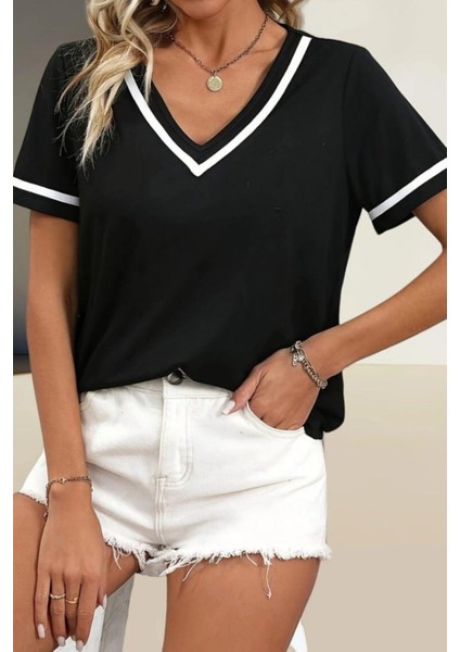 V Yaka Kısa Kollu Şerit Detaylı Viskon Bluz - Siyah