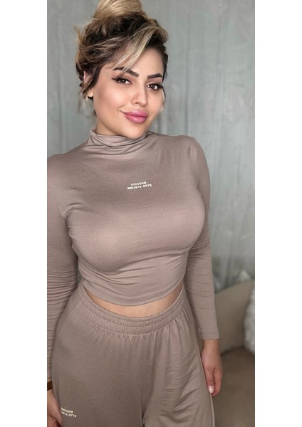 Nefertiti Fit Soft Kumaş Boğazlı Crop & Jogger Ikili Takım – Taupe