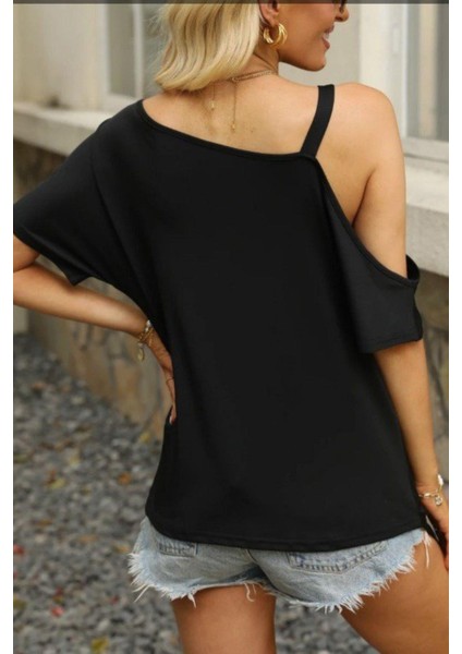 Asimetrik Kesim Toka Detaylı Viskon Bluz - Siyah modelleri